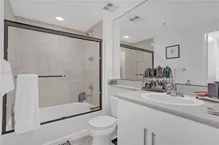 325 S Biscayne Bl, Miami, FL 33131 - Photo 7