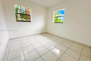 2582 W 56th St, Hialeah, FL 33016 - Photo 9