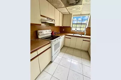 2582 W 56th St #201, Hialeah, FL 33016 - Photo 3