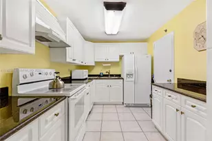 6039 Collins Ave, Miami Beach, FL 33140 - Photo 5