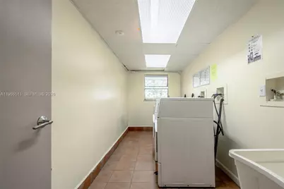 711 N Pine Island Rd #410, Plantation, FL 33324 - Photo 25