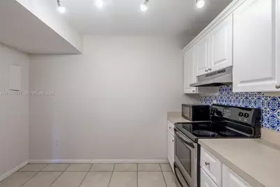 711 N Pine Island Rd #410, Plantation, FL 33324 - Photo 11