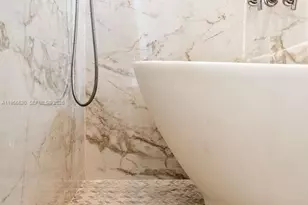 1830 NE 193rd St, Miami, FL 33179 - Photo 25