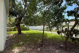 980 NE 146th St, North Miami, FL 33161 - Photo 41