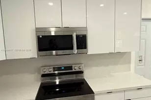 980 NE 146th St, North Miami, FL 33161 - Photo 21