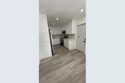980 NE 146th St, North Miami, FL 33161 - Photo 17