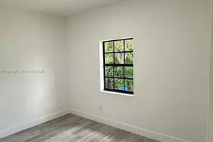 980 NE 146th St, North Miami, FL 33161 - Photo 25