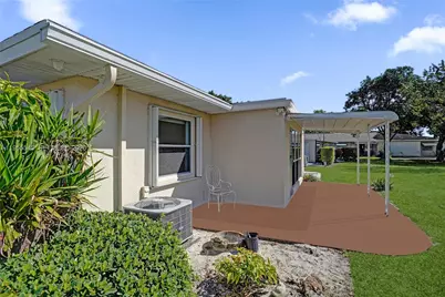 8914 Belle Aire Dr, Boca Raton, FL 33433 - Photo 13