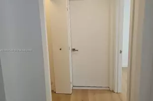 557 Michigan Ave, Miami Beach, FL 33139 - Photo 11