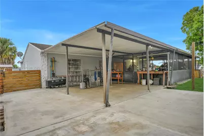19897 NW 62nd Ave, Hialeah, FL 33015 - Photo 21