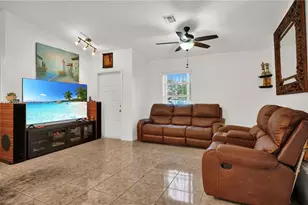 19897 NW 62nd Ave, Hialeah, FL 33015 - Photo 15