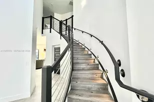 8900 NW 161st Terrace, Miami Lakes, FL 33018 - Photo 3