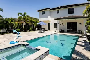 8900 NW 161st Terrace, Miami Lakes, FL 33018 - Photo 9