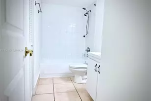 9310 Fontainebleau Blvd, Miami, FL 33172 - Photo 23