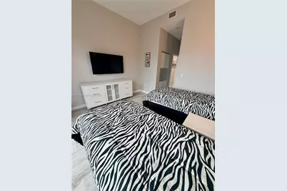 45 SW 9th St #4606, Miami, FL 33130 - Photo 17