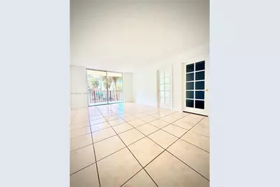 9310 Fontainebleau Blvd #203, Miami, FL 33172 - Photo 9