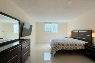 19380 Collins Ave, Sunny Isles Beach, FL 33160 - Photo 9