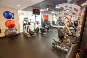 401 Golden Isles Dr, Hallandale Beach, FL 33009 - Photo 21