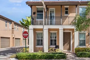 14602 SW 11th St, Pembroke Pines, FL 33027 - Photo 1