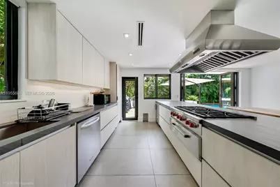 2815 Regatta Ave, Miami Beach, FL 33140 - Photo 11