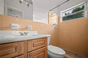 701 N 70th Ave, Hollywood, FL 33024 - Photo 13