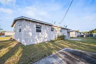 701 N 70th Ave, Hollywood, FL 33024 - Photo 17