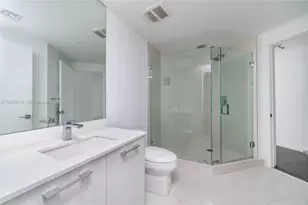 45 SW 9th St, Miami, FL 33130 - Photo 13