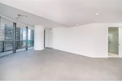 45 SW 9th St #3401, Miami, FL 33130 - Photo 3