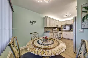 7448 N Devon Dr, Tamarac, FL 33321 - Photo 13