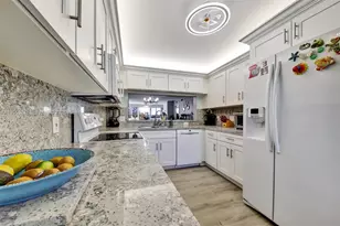 7448 N Devon Dr, Tamarac, FL 33321 - Photo 11