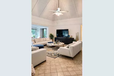 5700 White Hickory Cir, Tamarac, FL 33319 - Photo 7
