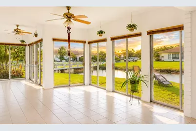 5700 White Hickory Cir, Tamarac, FL 33319 - Photo 7