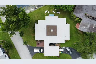 5700 White Hickory Cir, Tamarac, FL 33319 - Photo 3