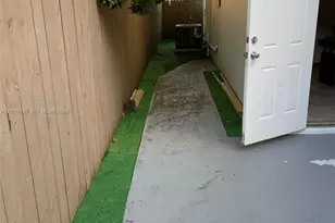 2375 NE 185th St, Miami, FL 33180 - Photo 25