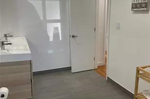 2375 NE 185th St, Miami, FL 33180 - Photo 21