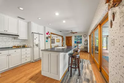 13205 SW 71st Ave, Pinecrest, FL 33156 - Photo 9