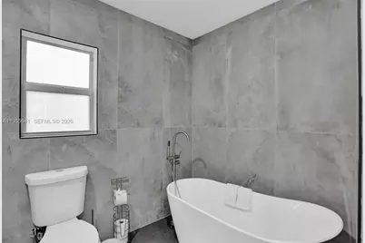 63 SE 5th Ave, Deerfield Beach, FL 33441 - Photo 15