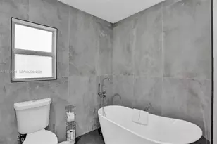 63 SE 5th Ave, Deerfield Beach, FL 33441 - Photo 15