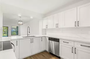 7547 Fairfax Dr, Tamarac, FL 33321 - Photo 11