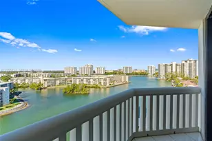 1000 W Island Blvd, Aventura, FL 33160 - Photo 13