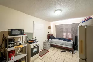 671 E 6th Pl, Hialeah, FL 33010 - Photo 21
