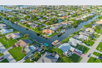 920 SE 5th Ter, Cape Coral, FL 33990 - Photo 19