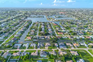 920 SE 5th Terrace, Cape Coral, FL 33990 - Photo 15