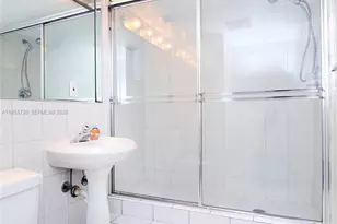 2555 Collins Ave, Miami Beach, FL 33140 - Photo 11