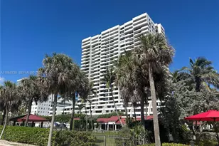 2555 Collins Ave, Miami Beach, FL 33140 - Photo 23