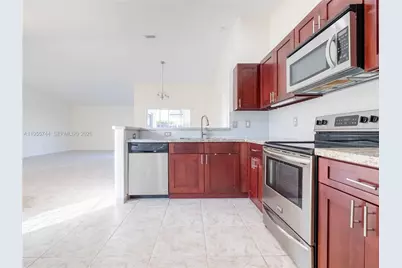 200 W Riverbend Dr, Sunrise, FL 33326 - Photo 17