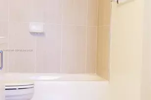 19999 E Country Club Dr, Aventura, FL 33180 - Photo 23