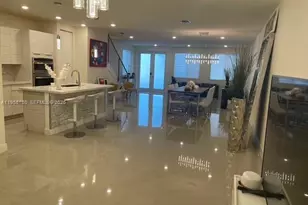 6484 NW 103rd Pl, Doral, FL 33178 - Photo 11