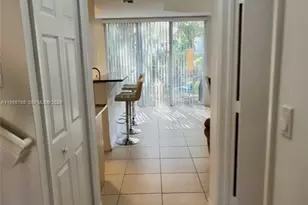 10686 SW 8th St, Pembroke Pines, FL 33025 - Photo 5