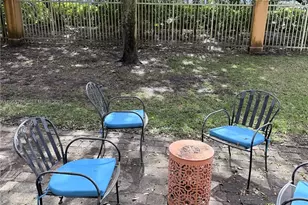 10686 SW 8th St, Pembroke Pines, FL 33025 - Photo 15